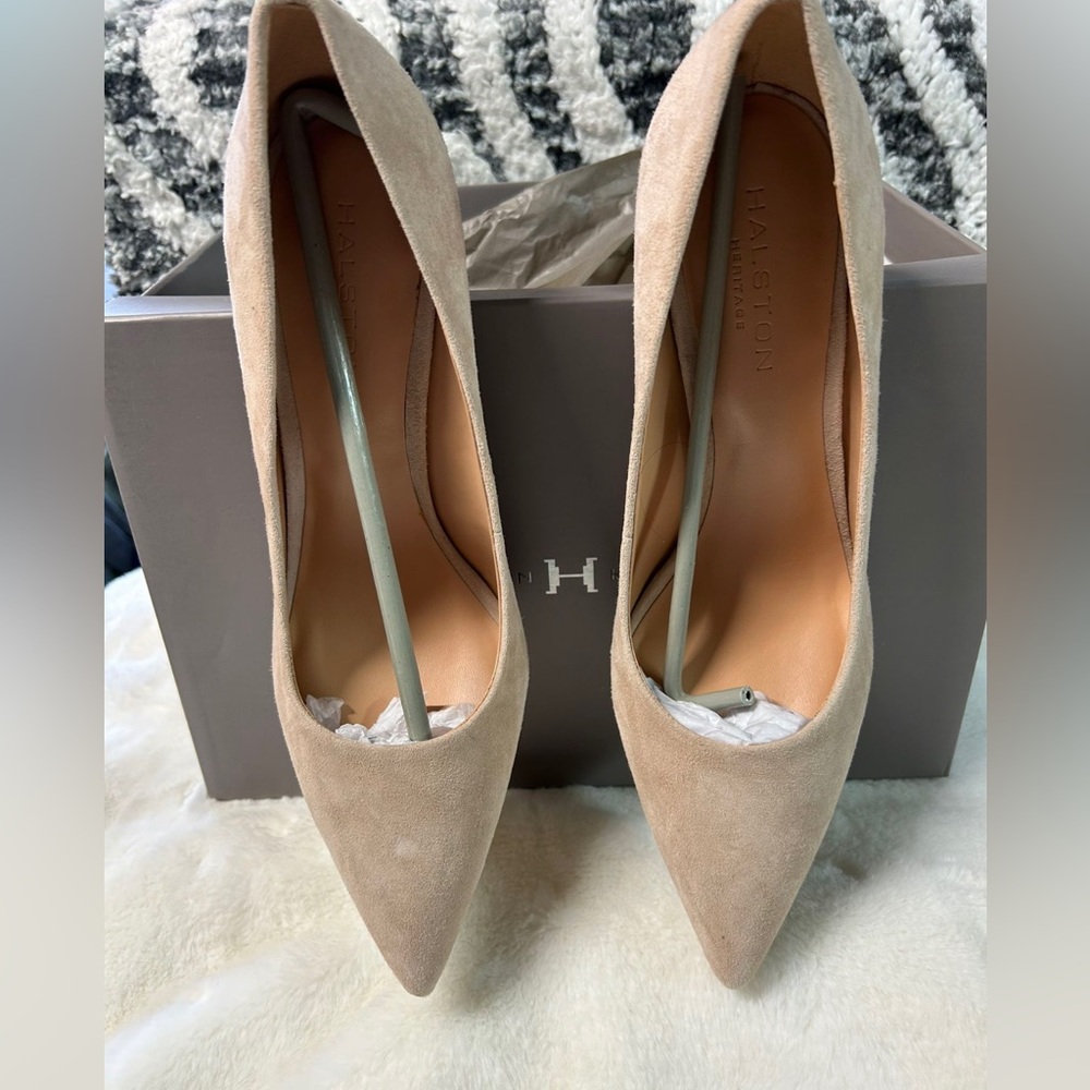 New - Halston Heritage Teri Nude size 10 pumps | heels